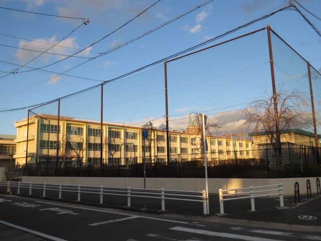 Primary school. 377m to Nagoya Municipal Yoshine elementary school (elementary school)