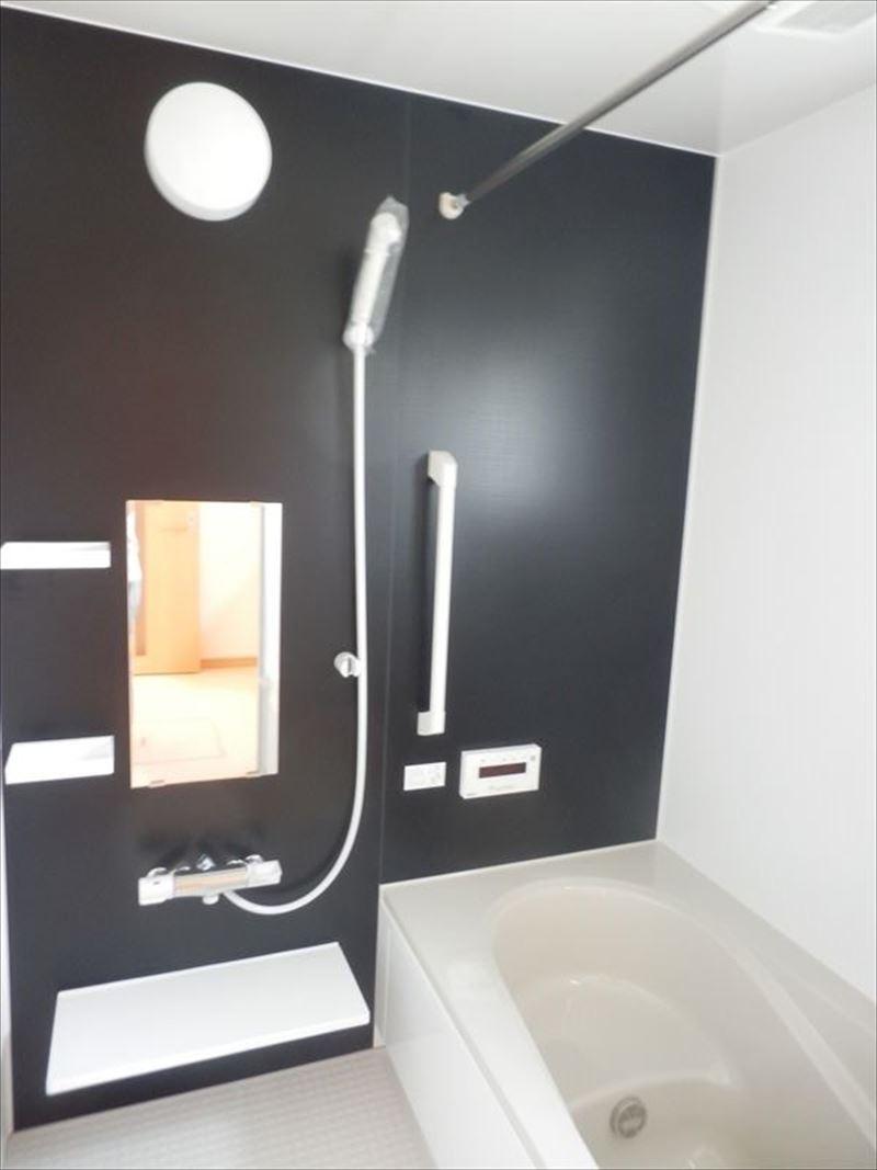 Same specifications photo (bathroom). The same construction company similar photos