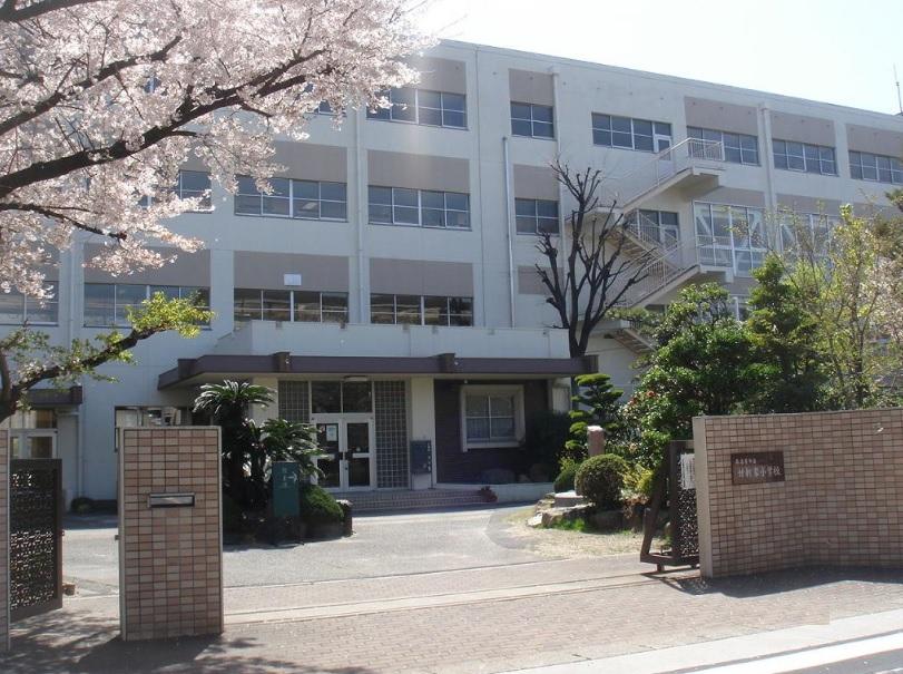 Primary school. 680m to Nagoya Municipal Nijuken'ya Elementary School