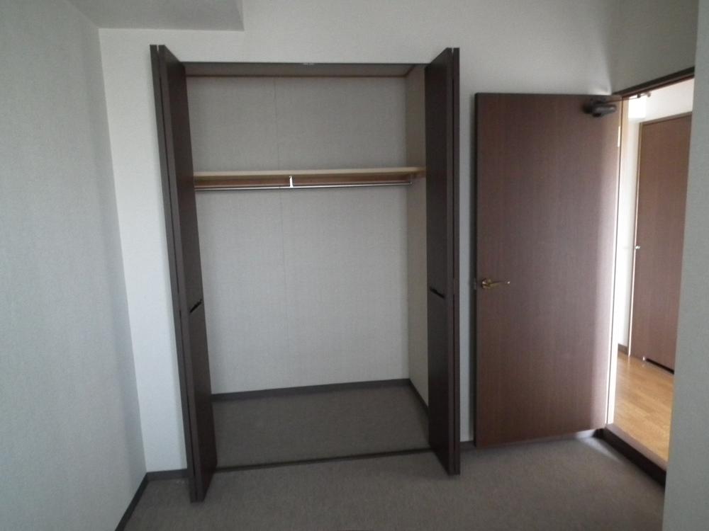 Non-living room. Local (11 May 2013) Shooting