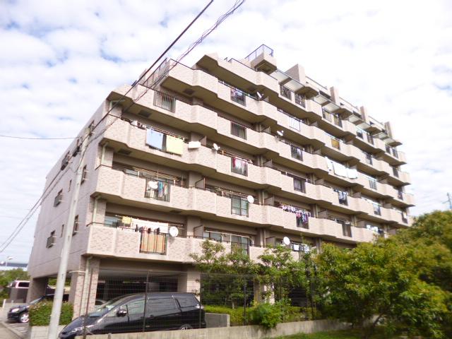 Local appearance photo. Local (10 May 2013) Shooting