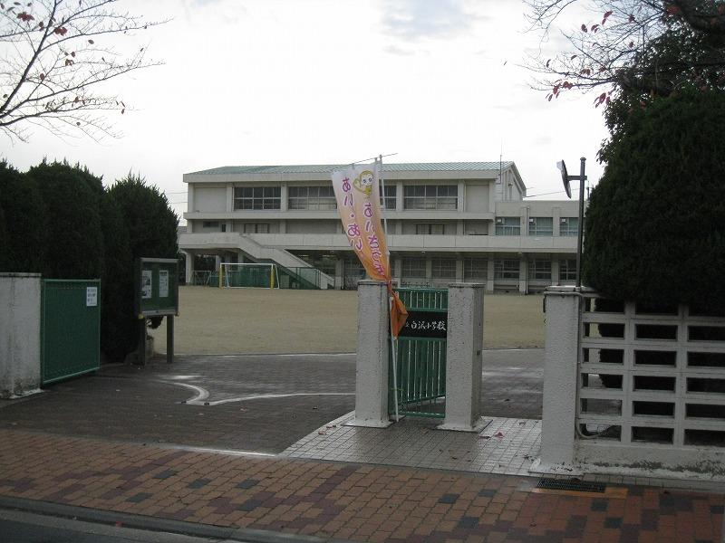 Primary school. 759m to Nagoya Municipal Shirasawa Elementary School