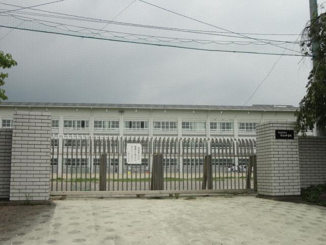 Junior high school. Moriyama Junior High School
