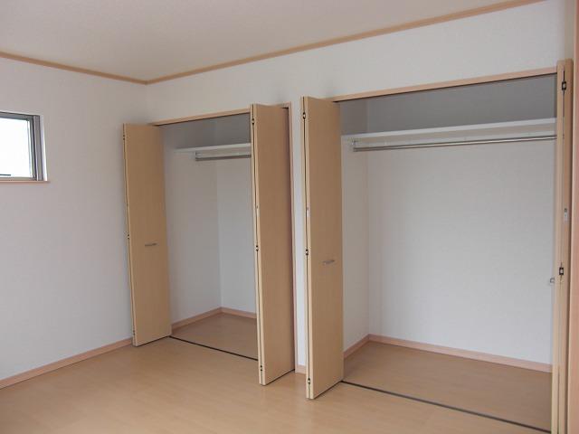 Non-living room. 3 Kaiyoshitsu Storage lot in the built-in closet in the wall one side! ! 