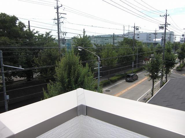 View photos from the dwelling unit. Green Oki quiet streets! ! 