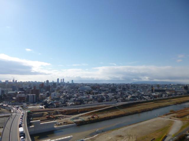 View photos from the dwelling unit. Daytime is a pleasant scenery there is no unobstructed. (December 2013) Shooting