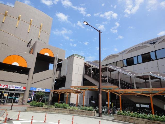 station. Is a 9-minute walk from the Obata Station. Express also stops we use convenient.