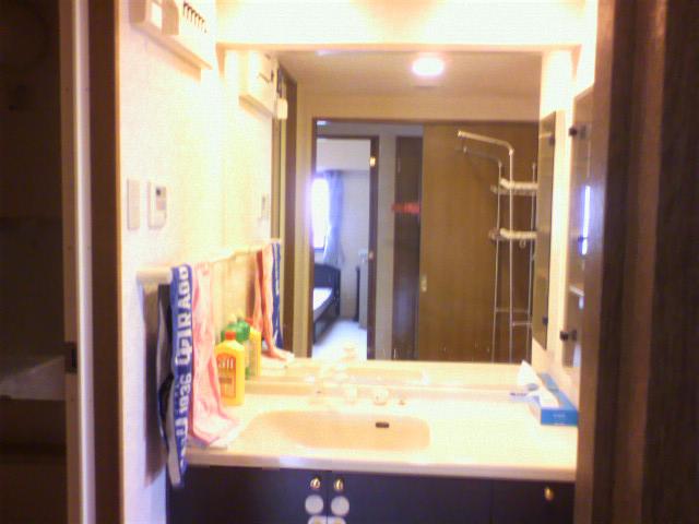 Wash basin, toilet. Mirror also big, w = 1300 is the basin of. Local (11 May 2013) Shooting