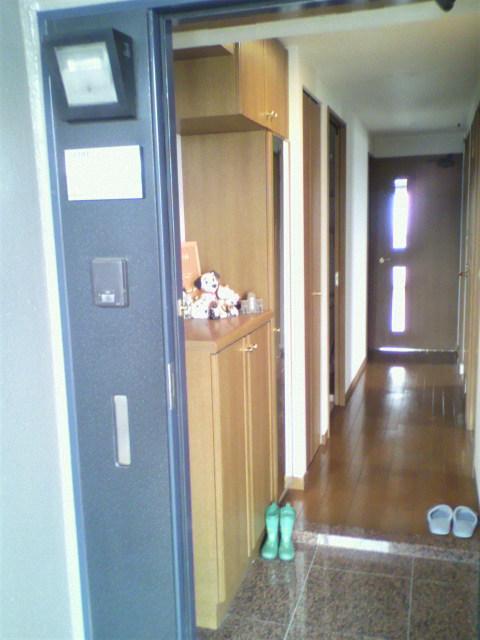 Entrance. Hall introspection from the front door ・ Local (11 May 2013) Shooting