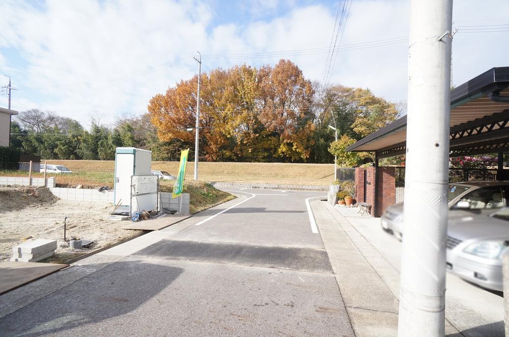 Local photos, including front road. The entire surface of the road (north side about 5.9m): local (December 2013) Shooting