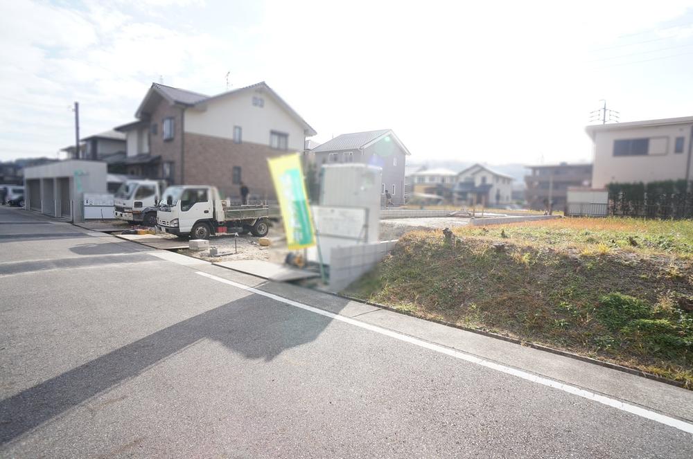 Local photos, including front road. The entire surface of the road (north side about 5.9m): local (December 2013) Shooting