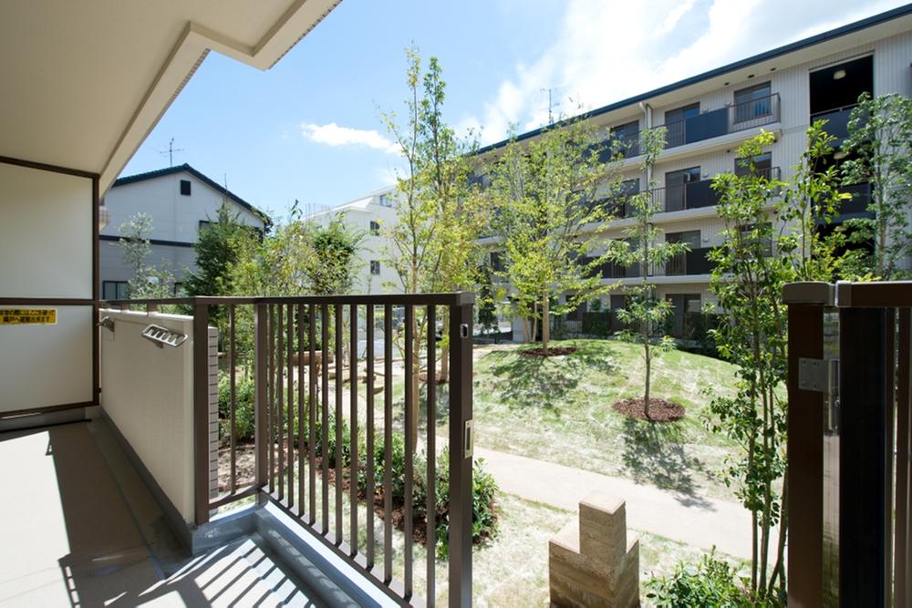 View photos from the dwelling unit. From the balcony (August 2013) Shooting