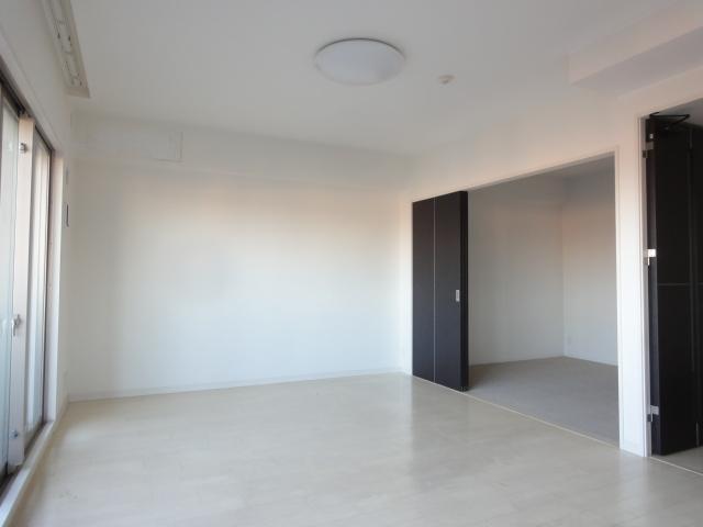 Living. Gas hot water floor heating installation