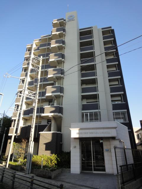 Local appearance photo. Two-tone color of the tiles is characteristic appearance (November 2013) Shooting