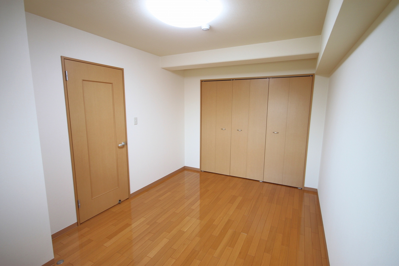 Other room space. It is a photograph of the same type