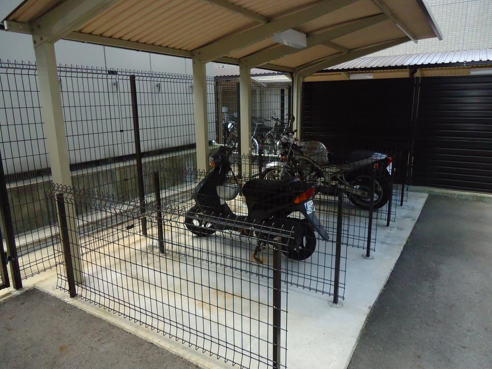 Other common areas. There is also bike shelter on site