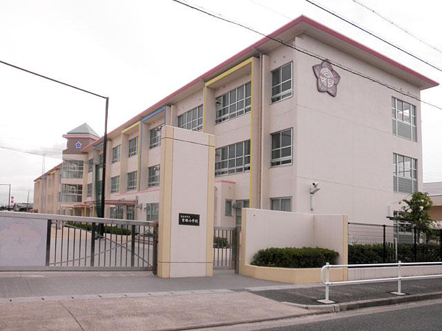 Primary school. Yoshine until elementary school 450m