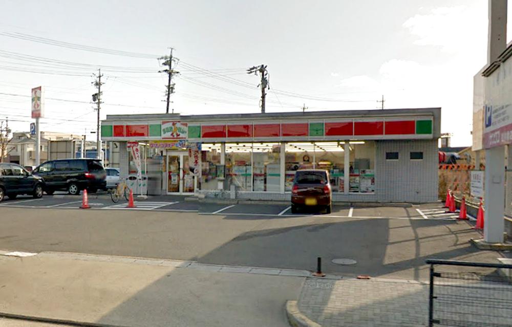 Convenience store. 512m until Thanksgiving Matsukawa Bridge shop