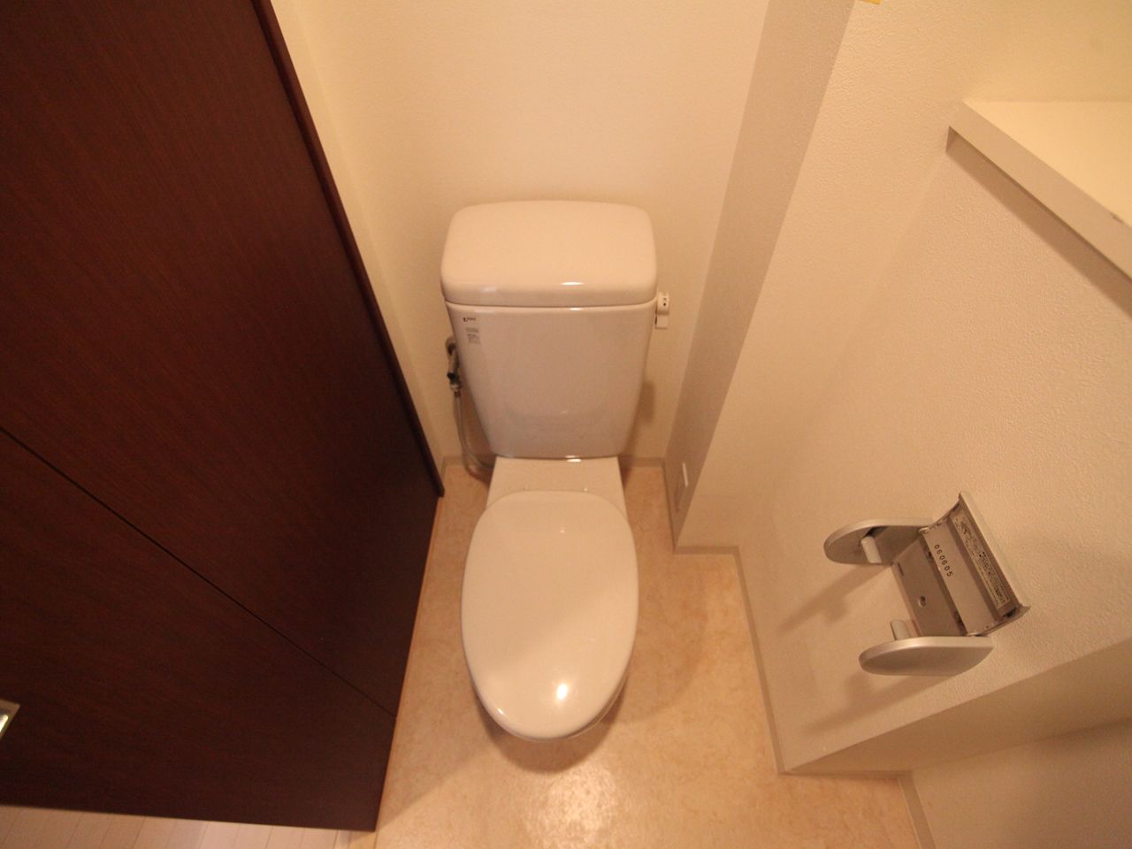 Toilet. Toilet (warm water washing toilet seat mounting possible)