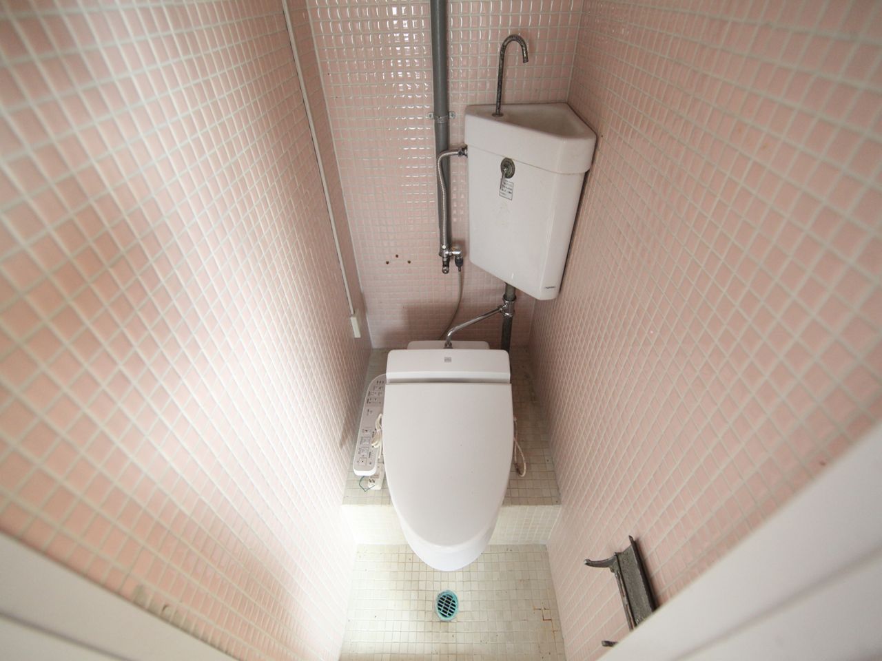 Toilet. Western-style toilet (with warm water cleaning toilet seat)