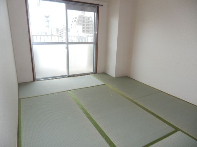 Living and room. 1 room does not want a Japanese-style room or. 