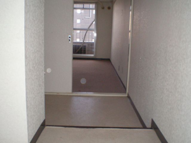 Other room space. Corridor