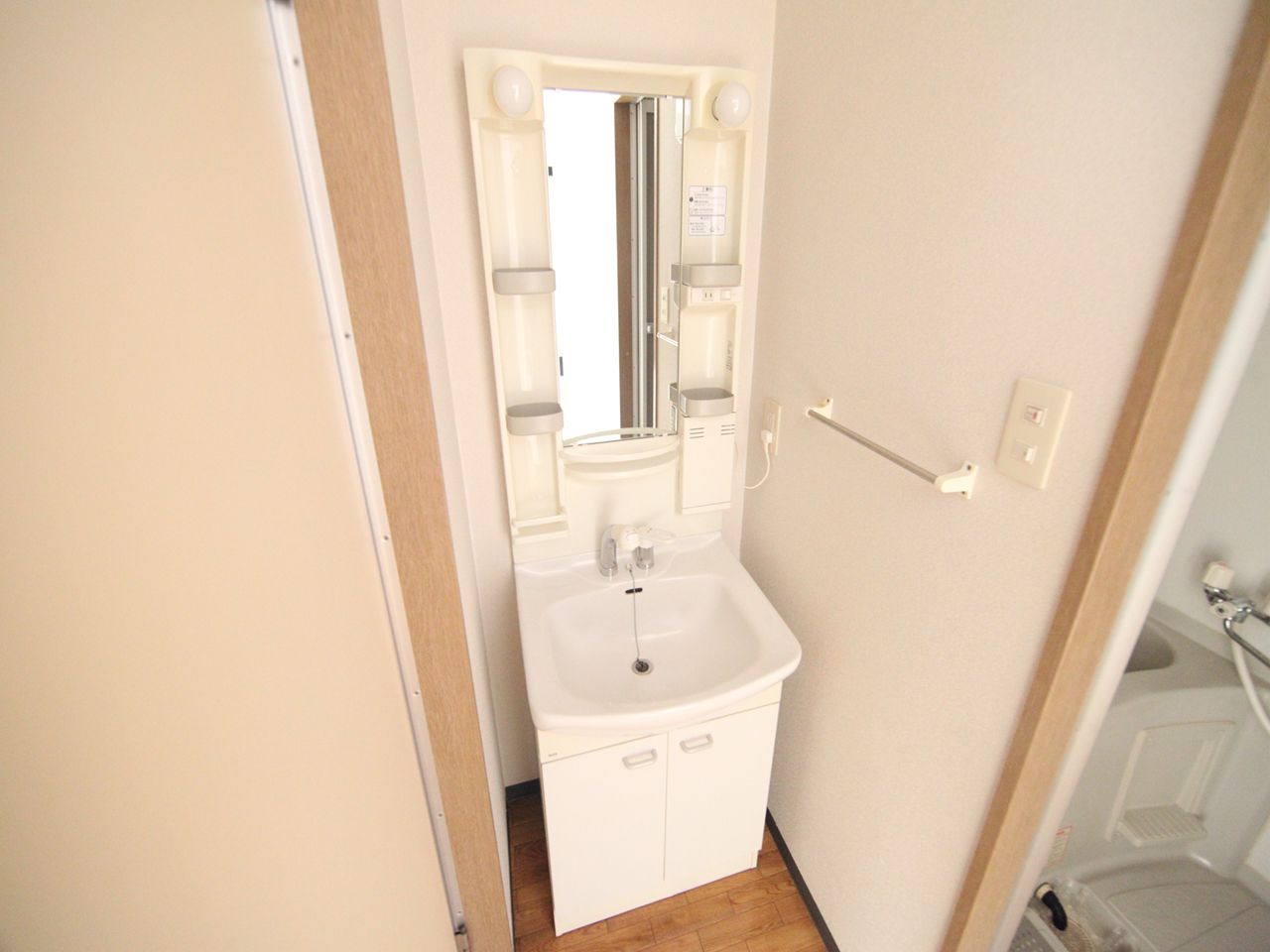 Washroom. Dressing room Independent wash basin (shampoo dresser)