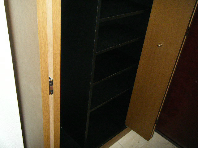 Entrance. Cupboard