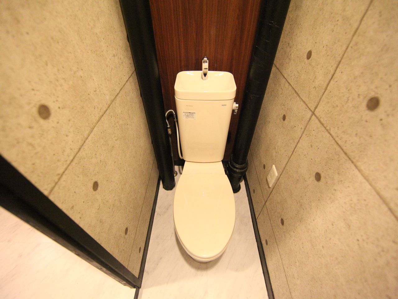 Toilet. toilet Western water Warm water washing toilet seat mounting Allowed