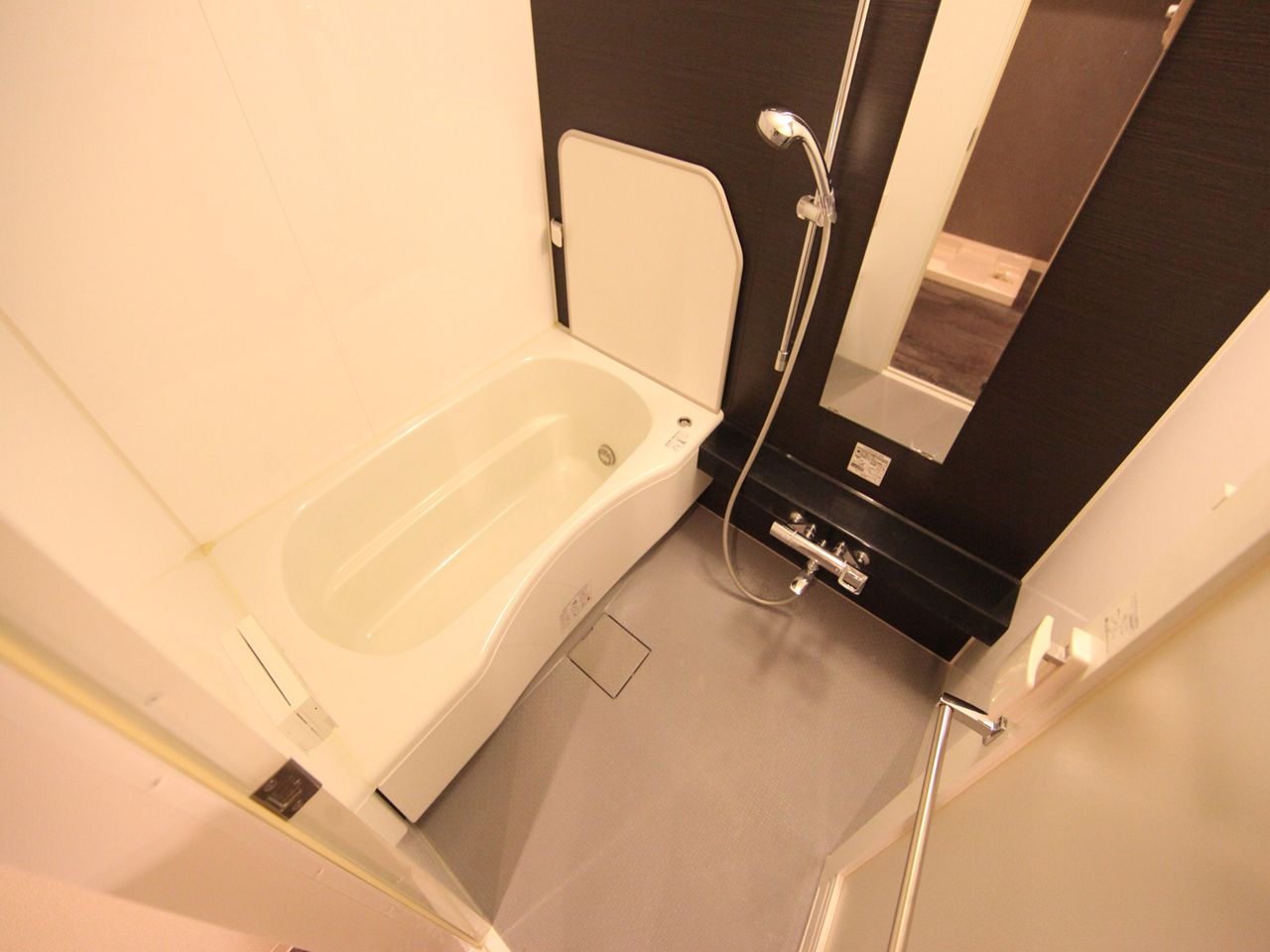 Bath. Bathroom (bathroom heating dryer ・ With additional heating)