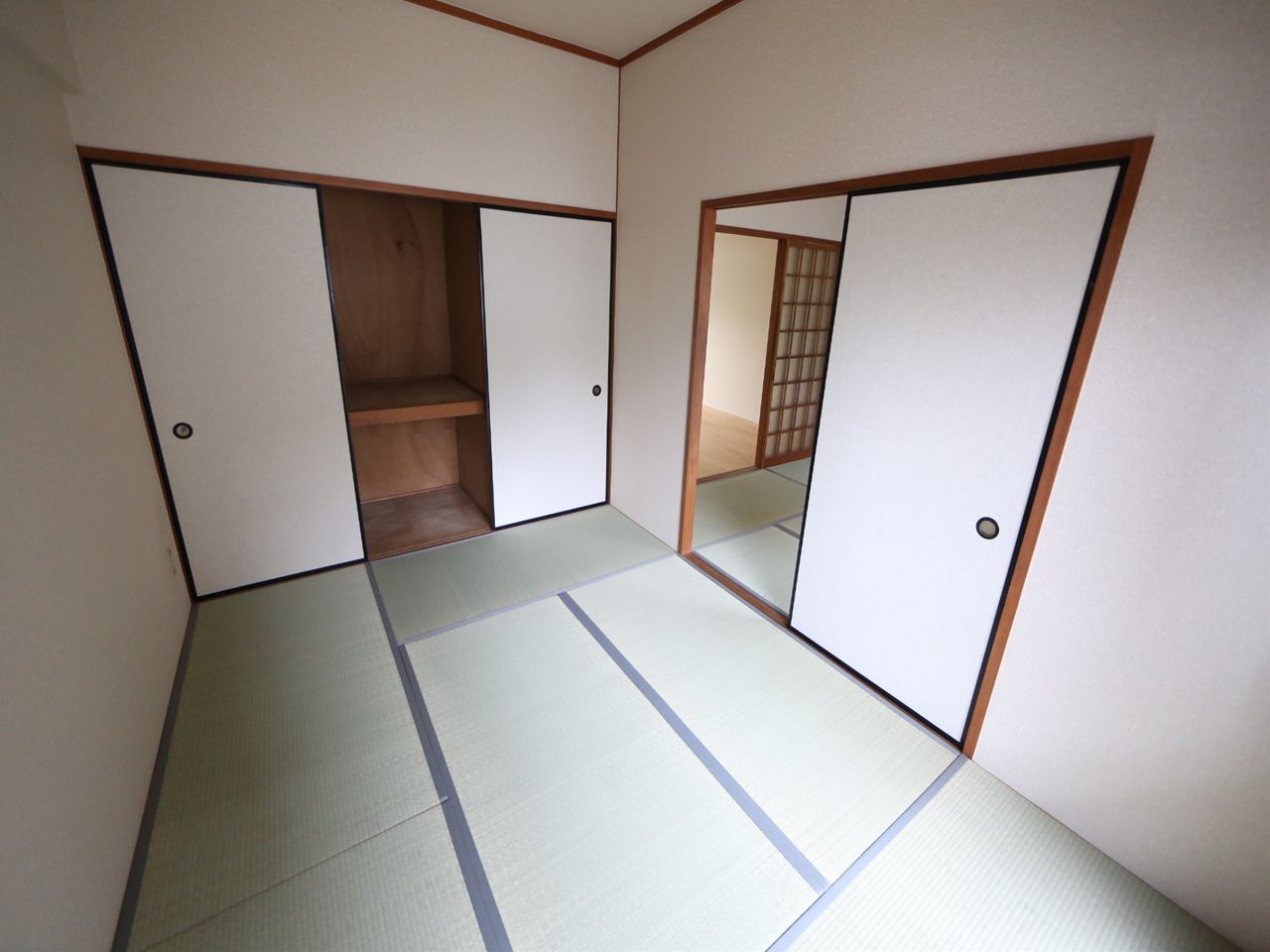 Receipt. Japanese-style room 6 quires With closet (storage rich have)