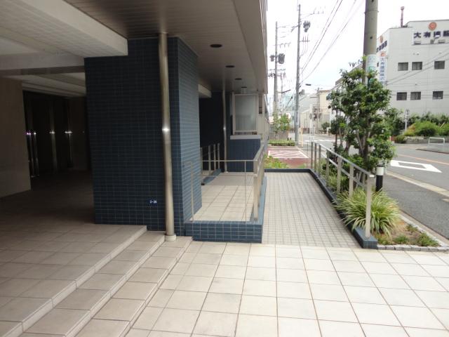 Entrance. 2013 November shooting