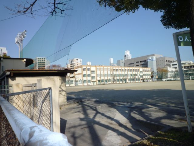 Junior high school. 220m up to municipal Hakusan junior high school (junior high school)