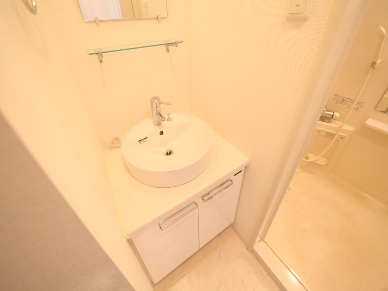 Washroom. Dressing room Independent wash basin Indoor Laundry Storage rooms