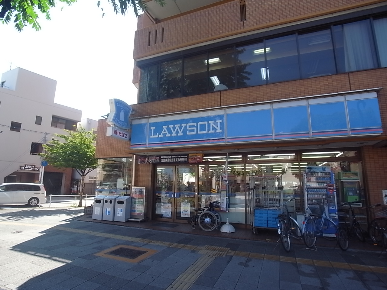 Convenience store. 240m until Lawson Matsubara 2-chome (convenience store)