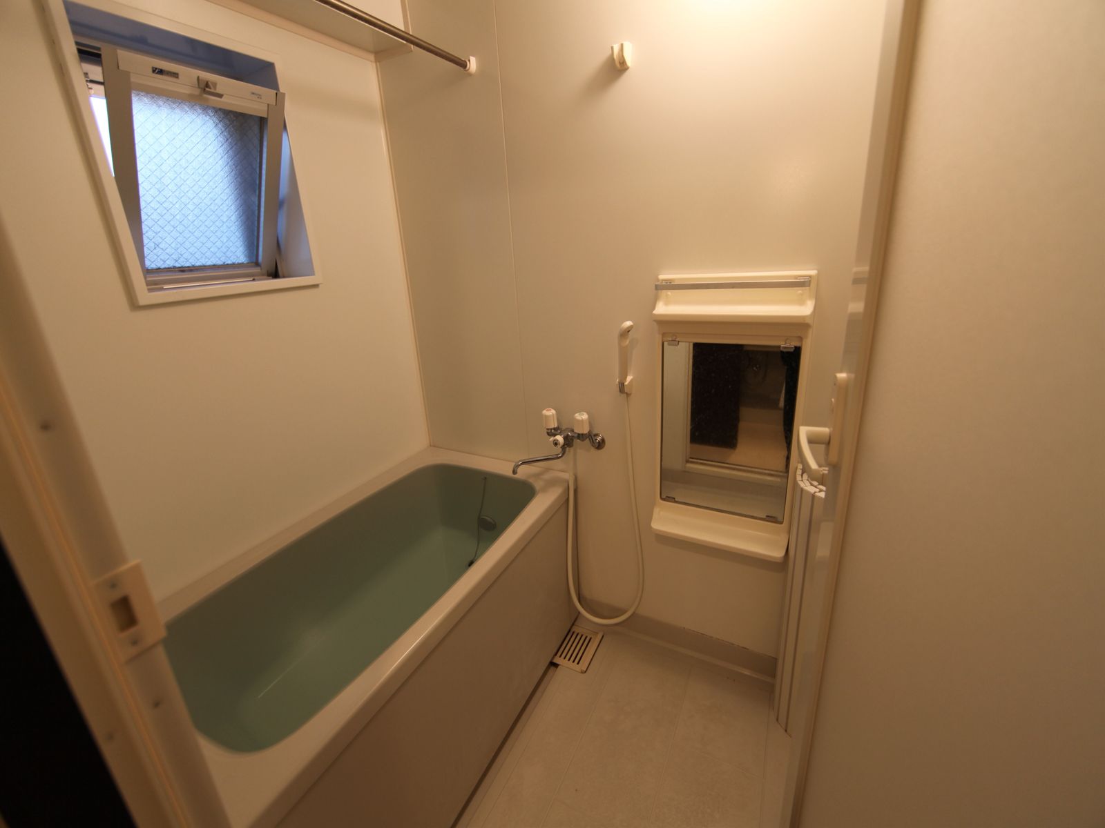 Bath. With reheating Bathroom with heating dryer With windows (ventilation good)