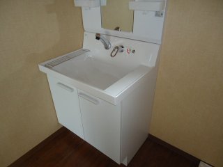 Other Equipment. Shampoo dresser