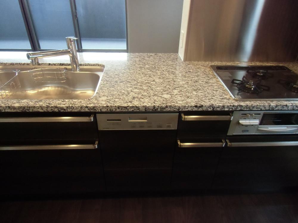 Kitchen. Indoor (12 May 2013) Shooting