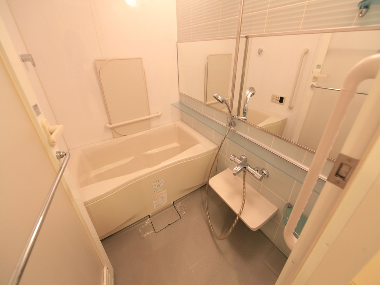 Bath. bus Bathroom heating dryer Add 炊 with function