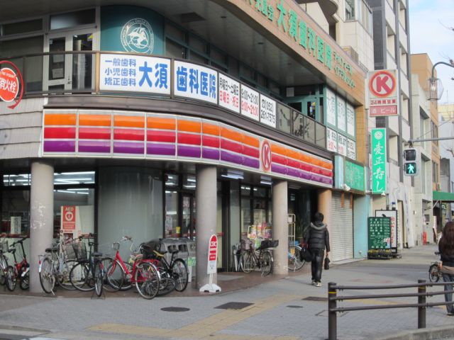 Convenience store. Circle 200m to K (convenience store)