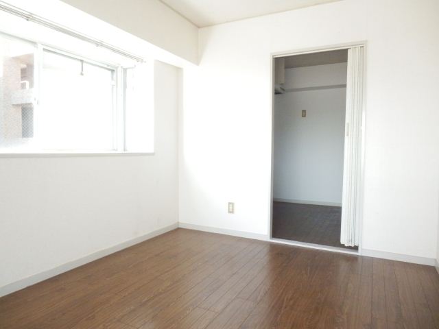 Living and room. It is the flooring of Western-style. 