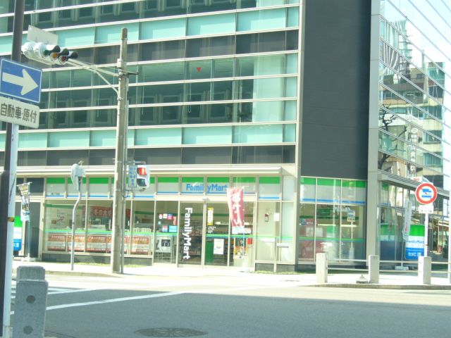 Convenience store. 90m to Family Mart (convenience store)