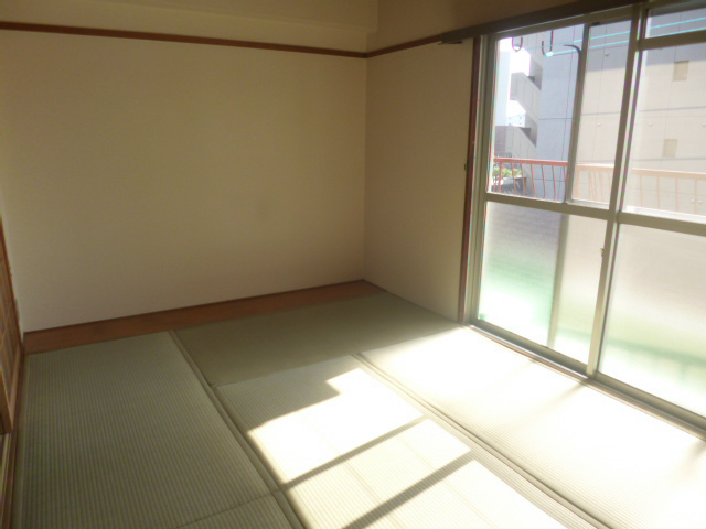 Other room space. Japanese-style room 6 quires