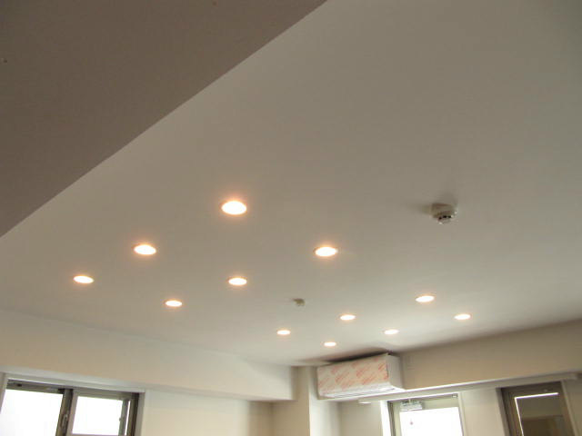 Other Equipment. Ceiling spotlights ※ It will be the same type of room image.