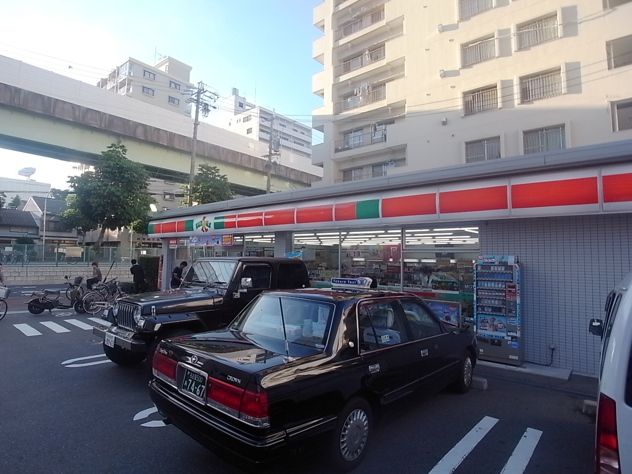 Convenience store. Thanks Nagoya Higashi Betsuin store up (convenience store) 76m