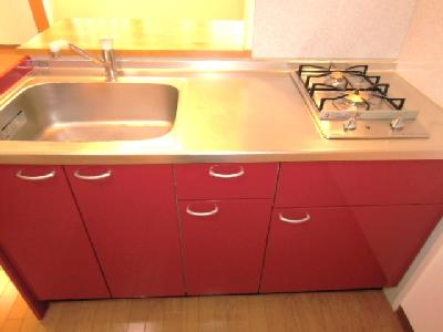 Kitchen. 2-neck with gas stove