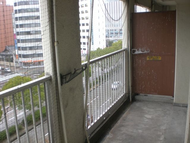 Balcony. Clean kitchen