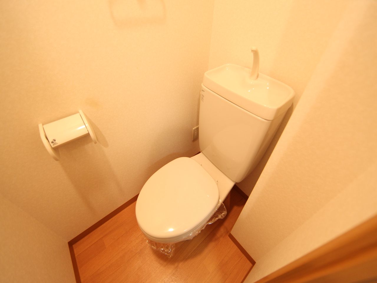 Toilet. Toilet (warm water washing toilet seat mounting possible)