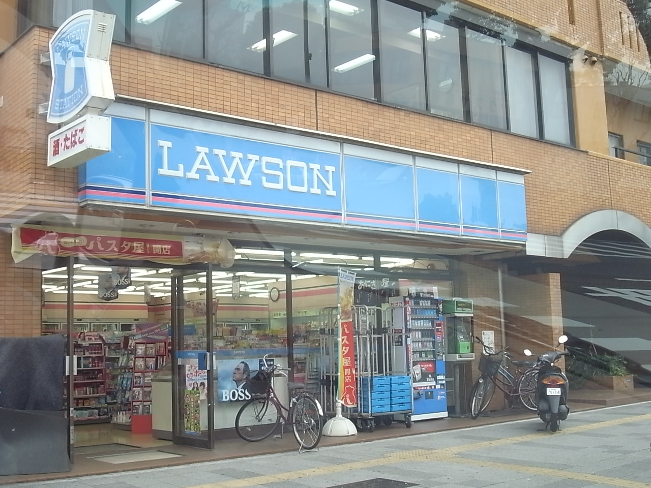 Convenience store. 150m until Lawson Matsubara 2-chome (convenience store)