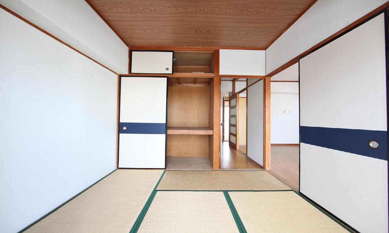 Living and room. Japanese-style room 4.5 Pledge Closet has been enhanced